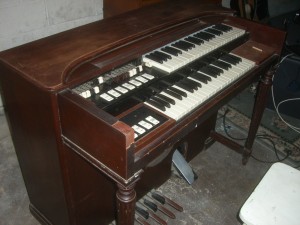 Hammond M3 Organ Side Hammond M3 Organ Side