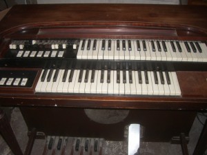 Hammond M3 Organ Front Hammond M3 Organ Front
